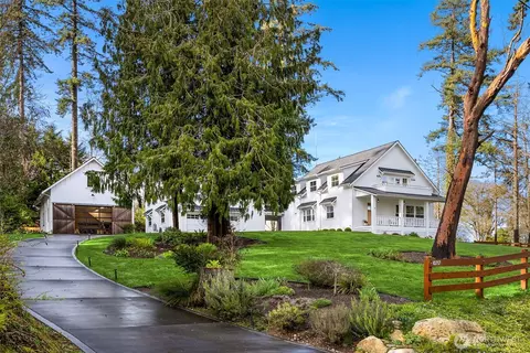 10717 NE Manitou Park Blvd, Bainbridge Island, WA 98110