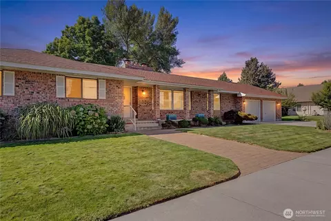 725 Canterbury Rd NW, Soap Lake, WA 98851