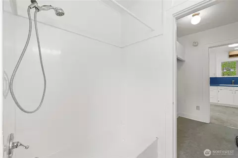 Bath - 4712 S 3rd Ave, Everett, WA 98203 photo 2 of 2