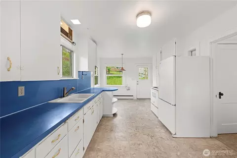 Kitchen - 4712 S 3rd Ave, Everett, WA 98203 photo 2 of 5