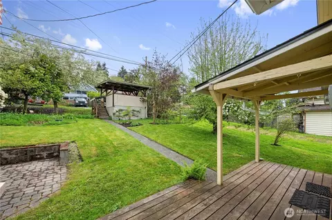 Exterior - 4712 S 3rd Ave, Everett, WA 98203 photo 2 of 11