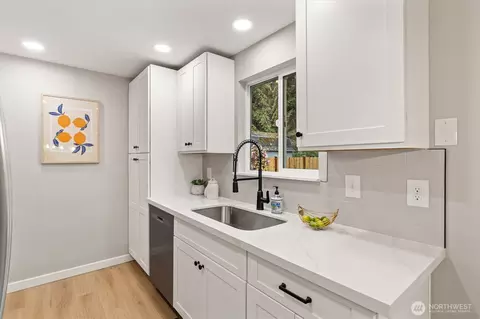 Kitchen - 2317 164th Pl SE, Bothell, WA 98012 photo 2 of 4
