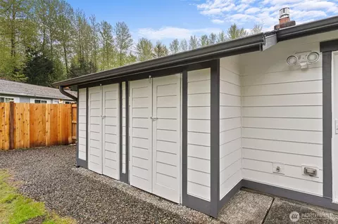 Exterior - 2317 164th Pl SE, Bothell, WA 98012 photo 6 of 7