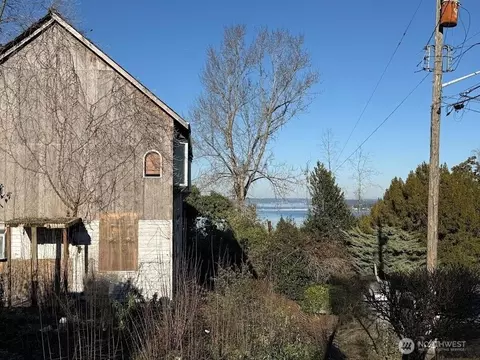 5221 S Ferdinand St, Seattle, WA 98118