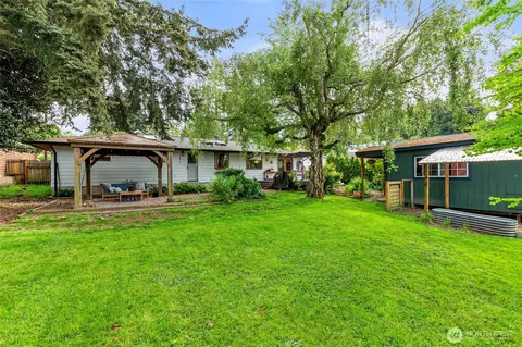 Exterior - 1109 Clinton Pl, Everett, WA 98201 photo 4 of 8