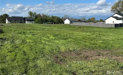 571 SW 12 SW, College Place, WA 99324