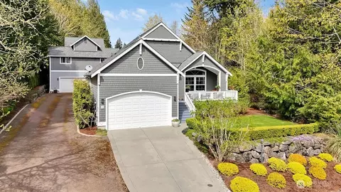 50 Rainier Ln, Port Ludlow, WA 98365