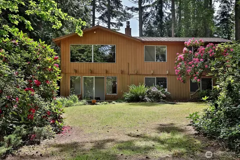 808 Woodsong Ln, Langley, WA 98260