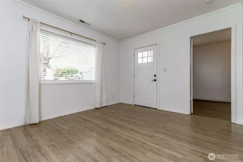 Living - 3015 Fredrickson St, Enumclaw, WA 98022 photo 1 of 2