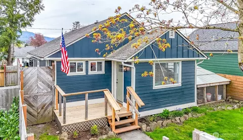 3015 Fredrickson St, Enumclaw, WA 98022