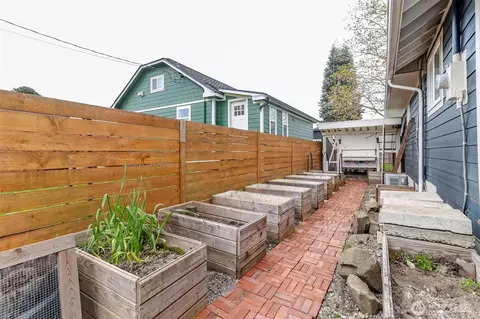 Exterior - 3015 Fredrickson St, Enumclaw, WA 98022 photo 5 of 7