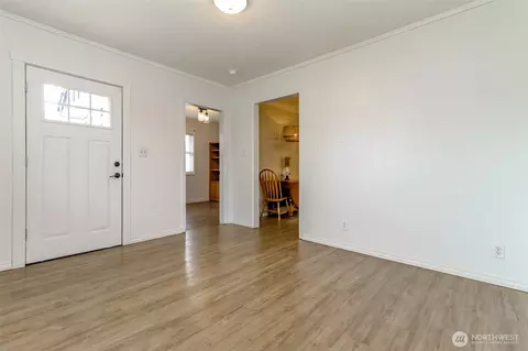 Entry Way - 3015 Fredrickson St, Enumclaw, WA 98022 photo 1 of 1