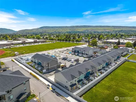 1075 Red Apple Rd #C10, Wenatchee, WA 98801