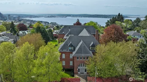 1401 5th Ave W #402, Seattle, WA 98119