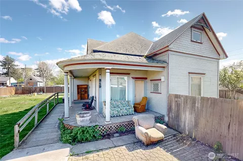 319 W Cherry St, Walla Walla, WA 99362