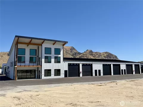 73 E Shop Ave #C3, Chelan, WA 98816