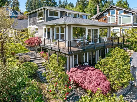 9226 Peacock Hill Ave, Gig Harbor, WA 98332