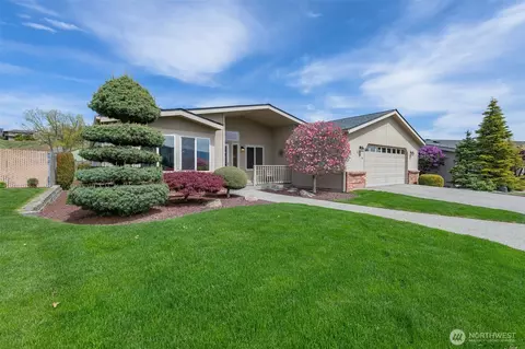 586 Canyon Dr #70, East Wenatchee, WA 98802