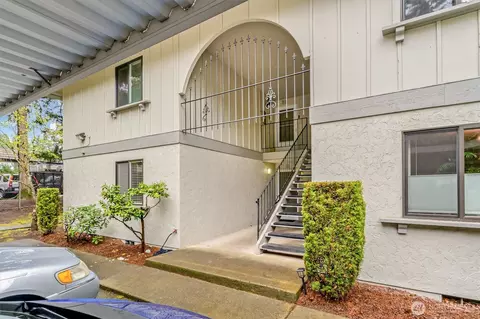 12505 NE 117th Pl #J1, Kirkland, WA 98034