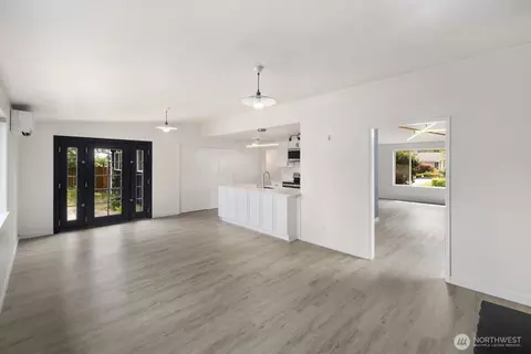 Living - 101 161st St SE, Bothell, WA 98012 photo 13 of 13