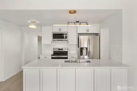 Kitchen - 101 161st St SE, Bothell, WA 98012 photo 5 of 5