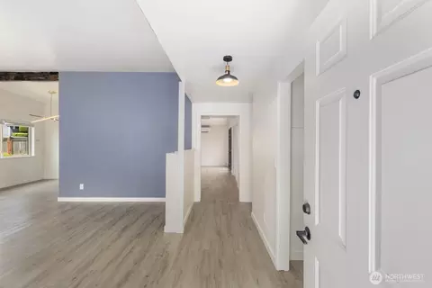Entry Way - 101 161st St SE, Bothell, WA 98012 photo 1 of 2