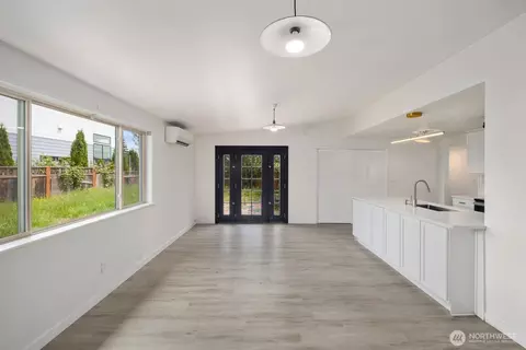 Living - 101 161st St SE, Bothell, WA 98012 photo 12 of 13