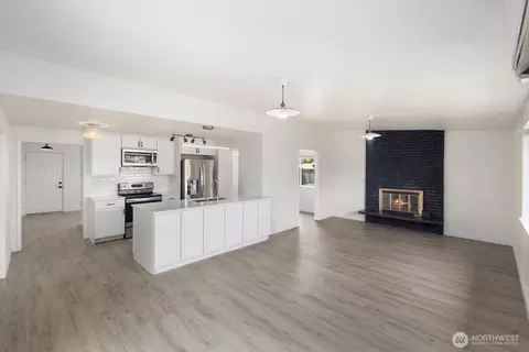 Living - 101 161st St SE, Bothell, WA 98012 photo 11 of 13
