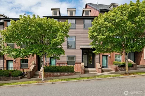 1078 NE High St #10, Issaquah, WA 98029