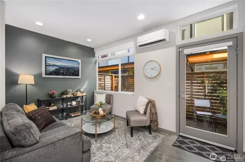 5936 S 36th Ave #F, Seattle, WA 98118