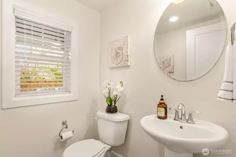Bath - 17903 33rd Ave SE, Bothell, WA 98012 photo 1 of 5