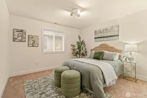 Bedroom - 17903 33rd Ave SE, Bothell, WA 98012 photo 3 of 3