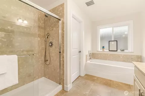 Bath - 17903 33rd Ave SE, Bothell, WA 98012 photo 3 of 5