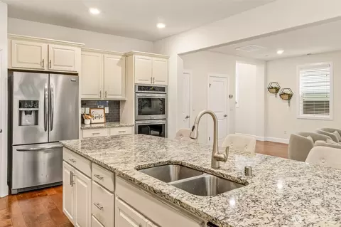 Kitchen - 17903 33rd Ave SE, Bothell, WA 98012 photo 6 of 7