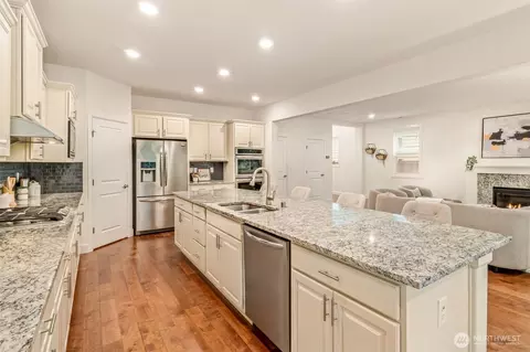 Kitchen - 17903 33rd Ave SE, Bothell, WA 98012 photo 7 of 7