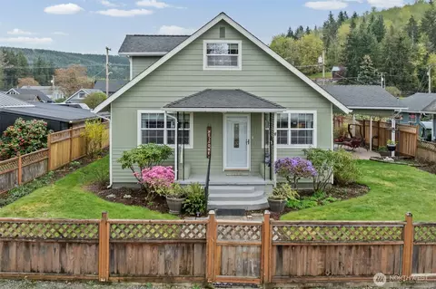 320 Coal Ave, Carbonado, WA 98323