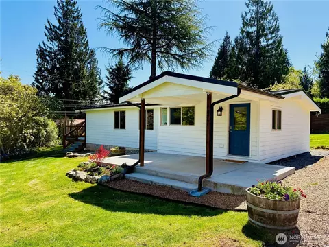 477 W Lake Samish Dr, Bellingham, WA 98229