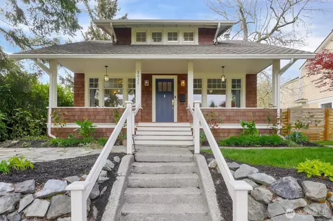 2635 46th Ave SW, Seattle, WA 98116