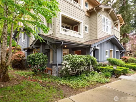 11304 124th Ave NE #101, Kirkland, WA 98033
