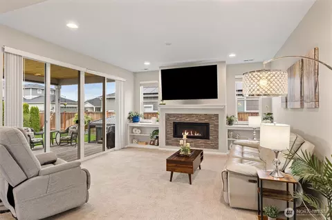 Living - 5788 160th Ave E, Sumner, WA 98390 photo 3 of 3