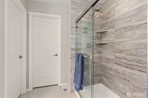 Bath - 5788 160th Ave E, Sumner, WA 98390 photo 4 of 5