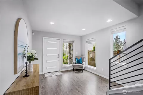 Entry Way - 130 198th St SE #5, Bothell, WA 98012 photo 2 of 5