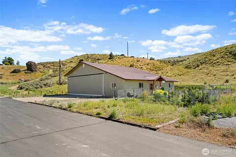 675 Peach Rd, Waterville, WA 98858