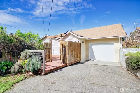 818 Serene View Rd, Camano Island, WA 98282