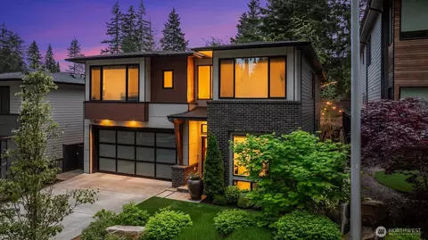 11427 115th Ave NE, Kirkland, WA 98033