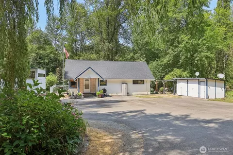 Exterior - 17209 W Riverside Dr, Bothell, WA 98011 photo 2 of 10