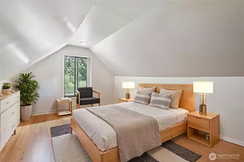 Bedroom - 17209 W Riverside Dr, Bothell, WA 98011 photo 4 of 4
