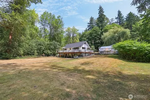 Exterior - 17209 W Riverside Dr, Bothell, WA 98011 photo 8 of 10