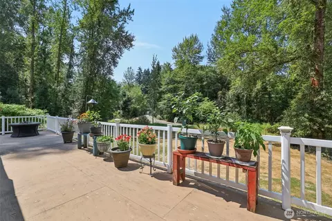 Exterior - 17209 W Riverside Dr, Bothell, WA 98011 photo 5 of 10