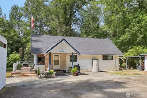 17209 W Riverside Dr, Bothell, WA 98011